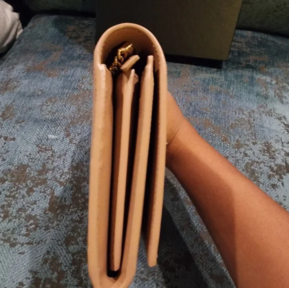 YSL Wallet on Chain - Picture 10 of 12